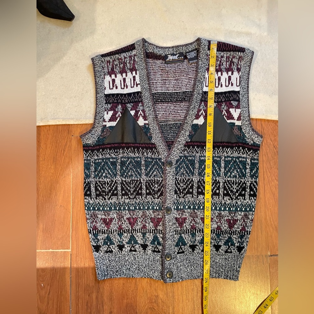 Vintage Impact long sweater vest with leather accents - Picture 7 of 7